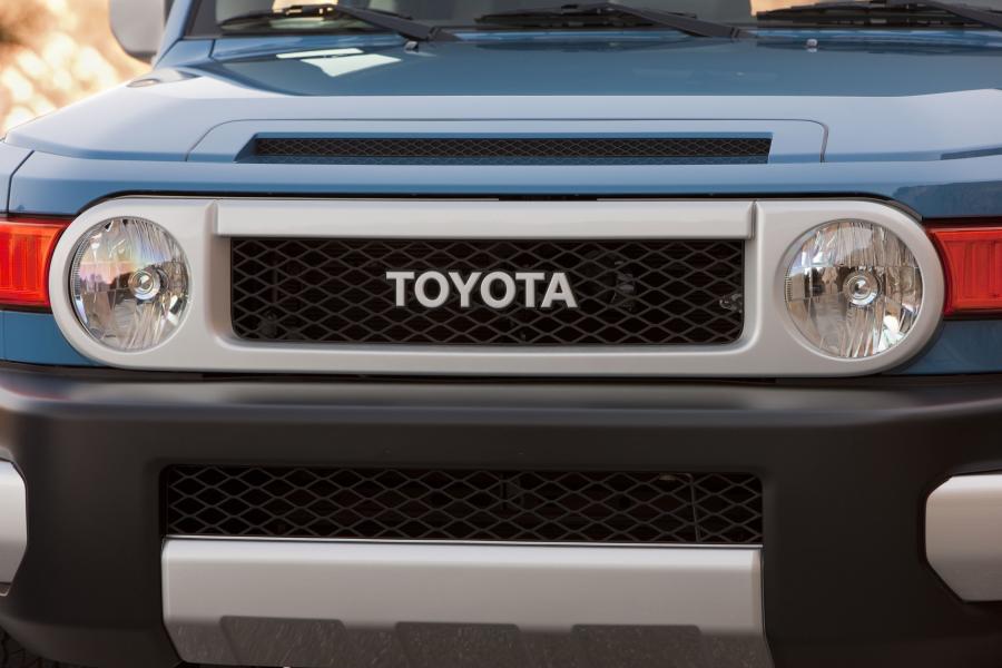  Toyota FJ Cruiser 2012 года  (фото 17 из 44)